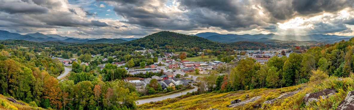 Exploring Blairsville, GA: A Guide to its Charming Small-Town Vibe and Four-Season Weather
